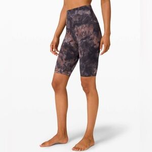 Lululemon Align Super High Rise Short 10" - Size 8